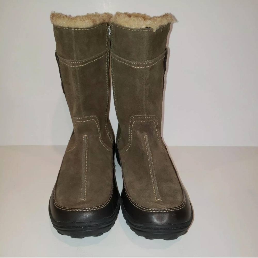 NWOT Clark boots